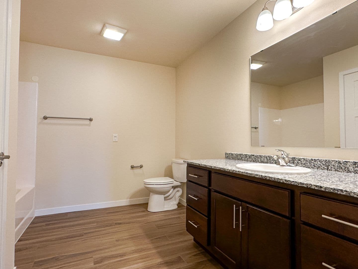 Eau Claire Apartment: 4395 Christopher Drive