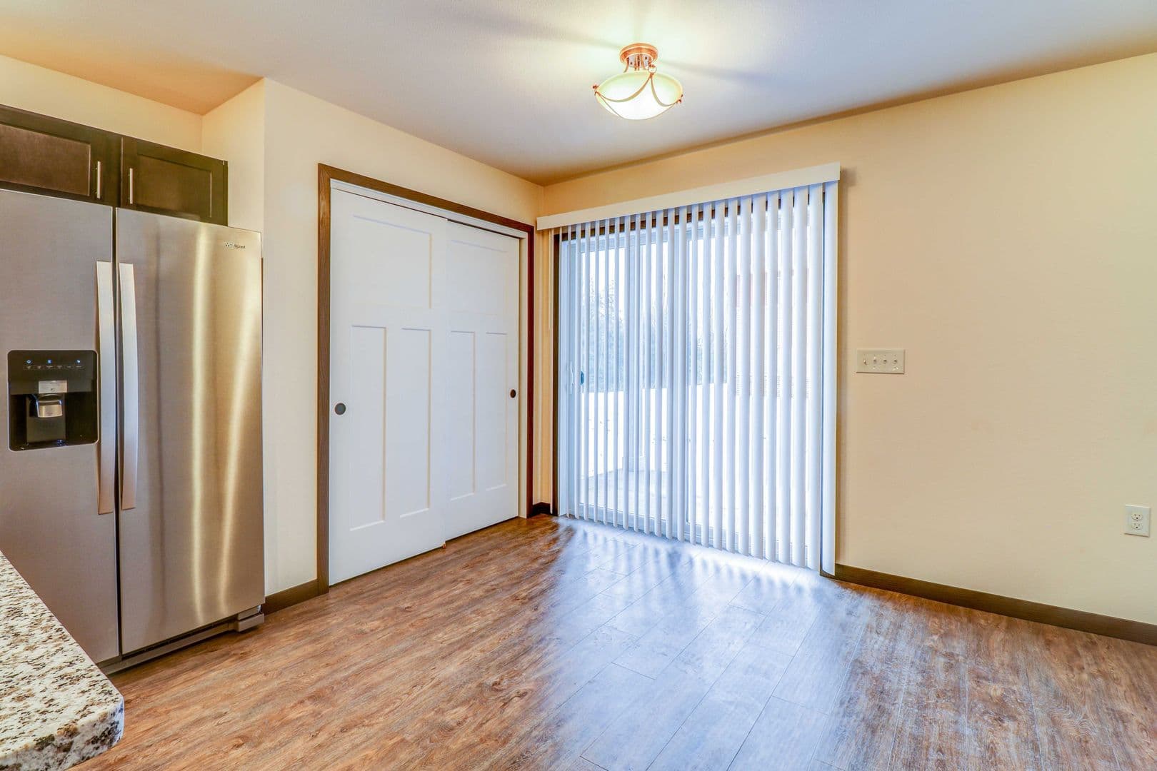 Kronenwetter Apartment: 1190 Kronenwetter Dr