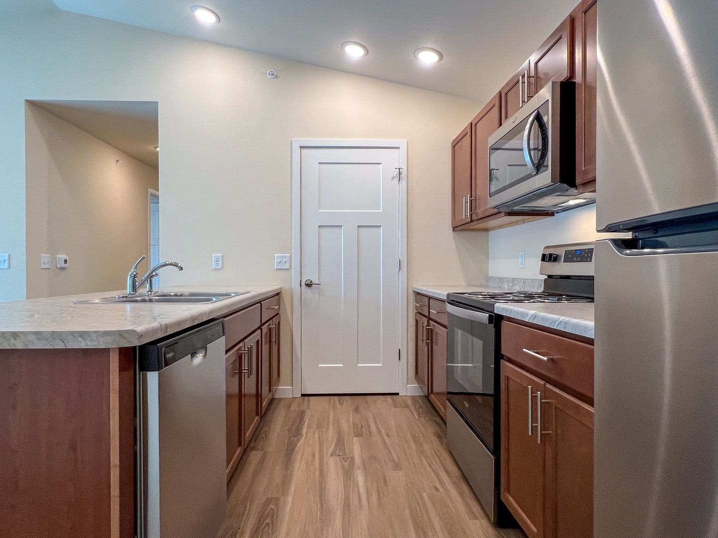 Eau Claire Apartment: 4395 Christopher Drive