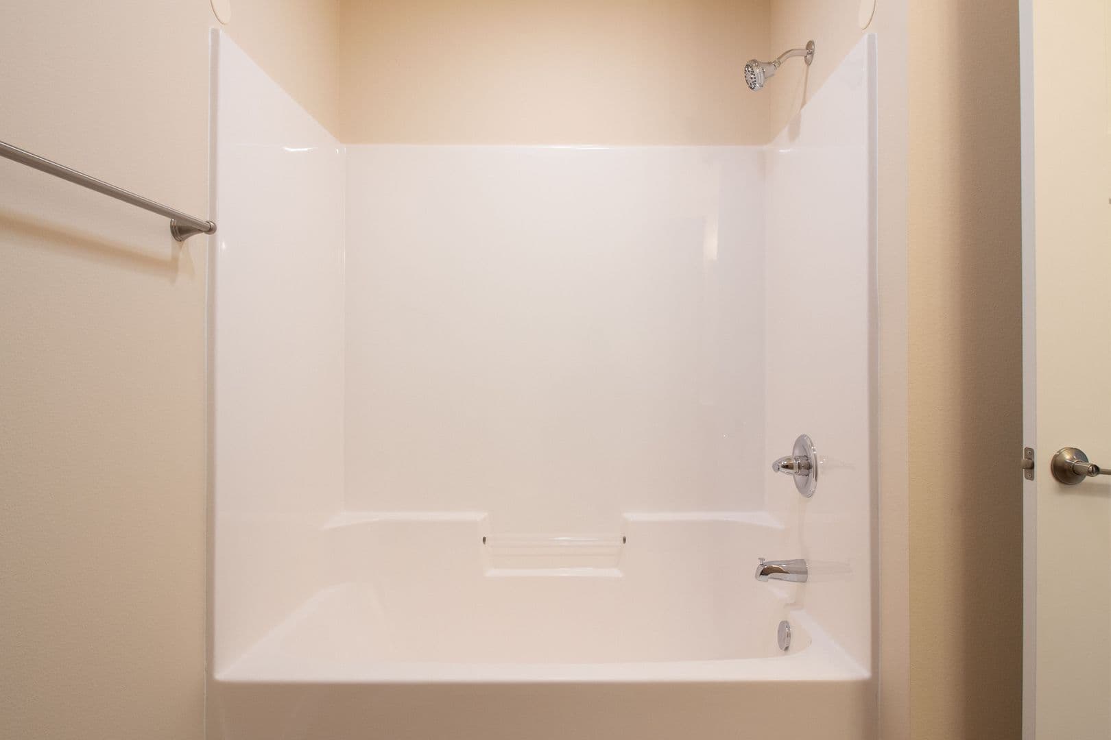 Eau Claire Apartment: 4395 Christopher Drive