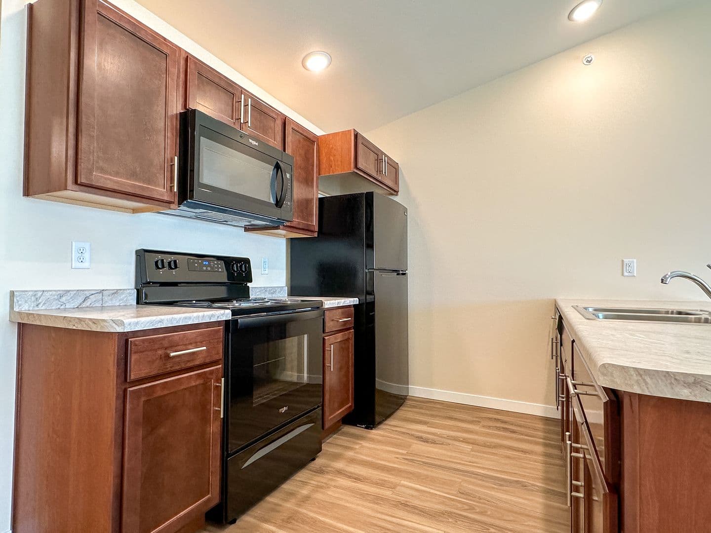 Athens Apartment: 713 Caroline Street