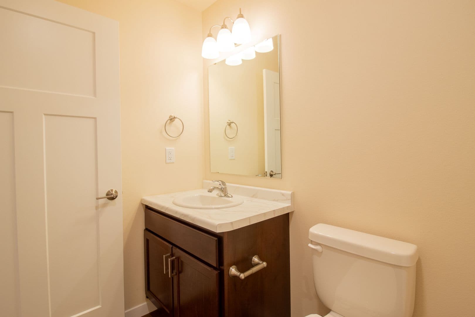 Wittenberg Apartment: 403 Freedom Way