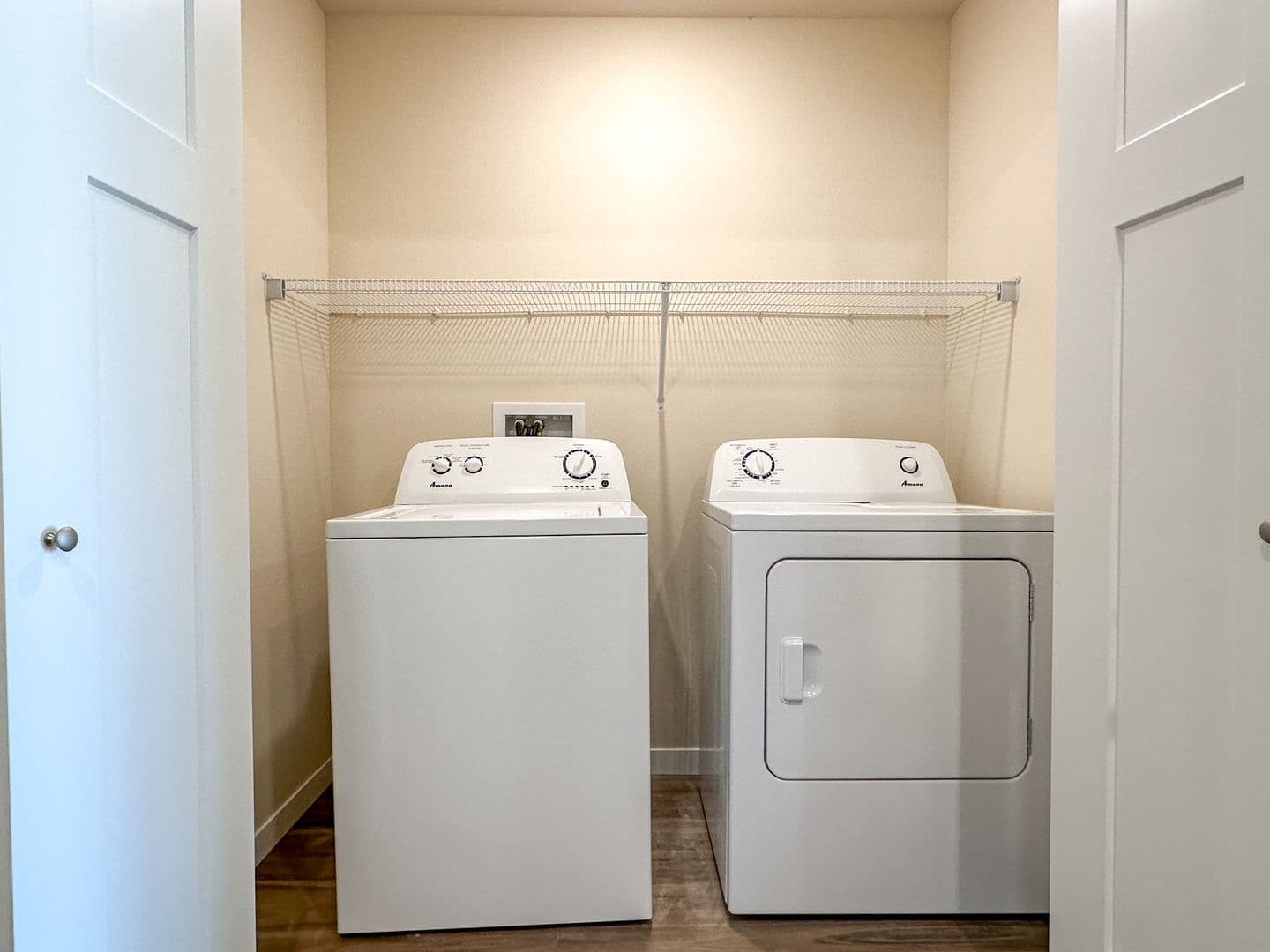 Athens Apartment: 713 Caroline Street