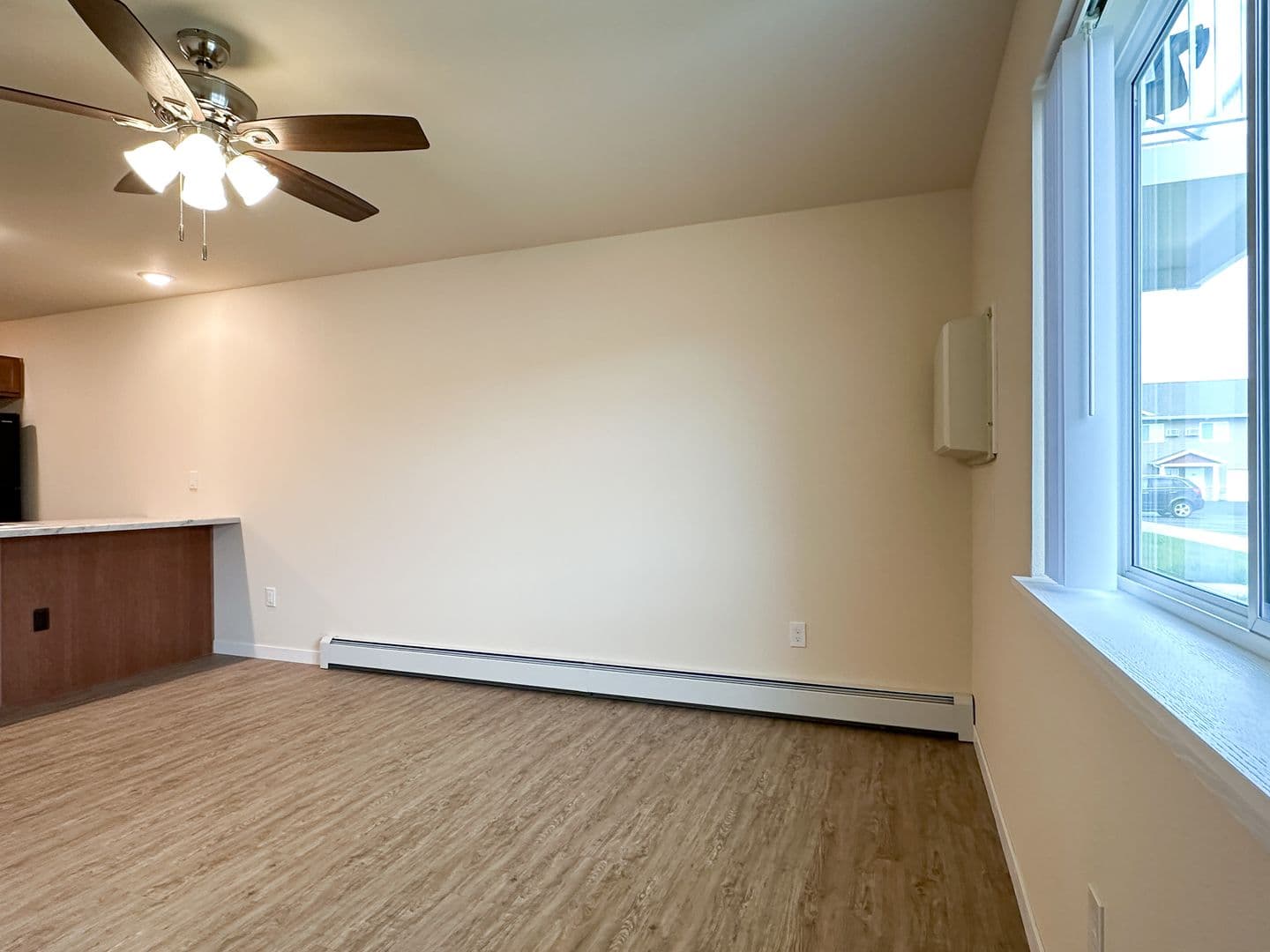 Florence Apartment: 5863 Chapin Street