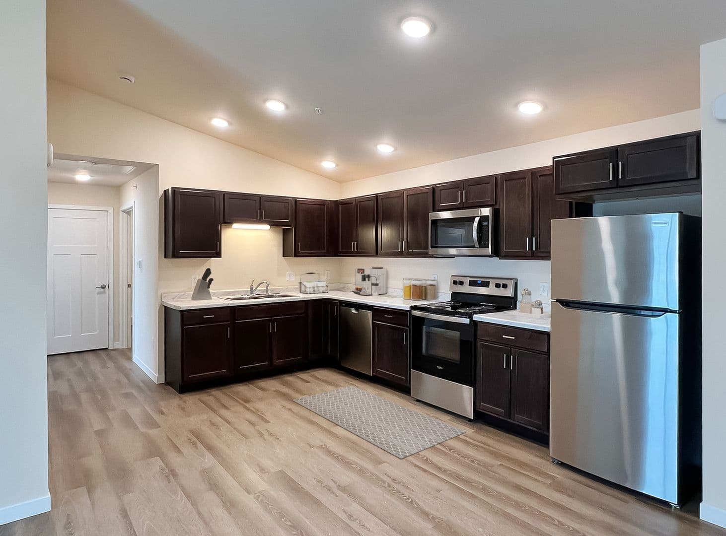 Athens Apartment: 713 Caroline Street
