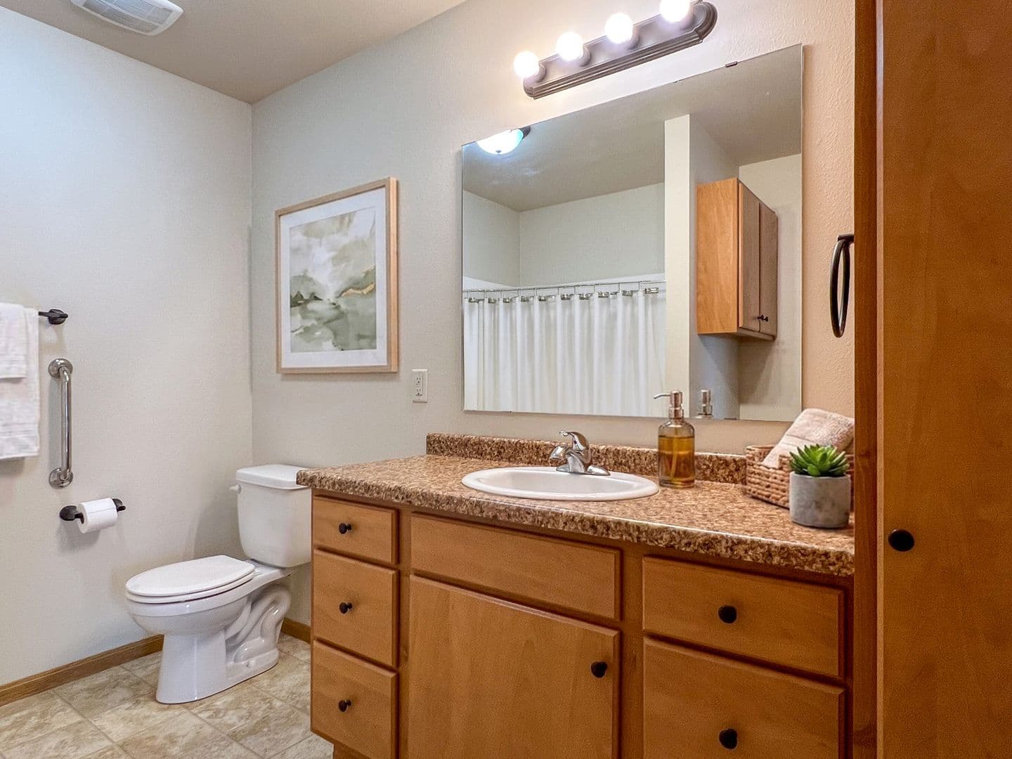 Rice Lake Apartment: 515 Moon Lake Dr
