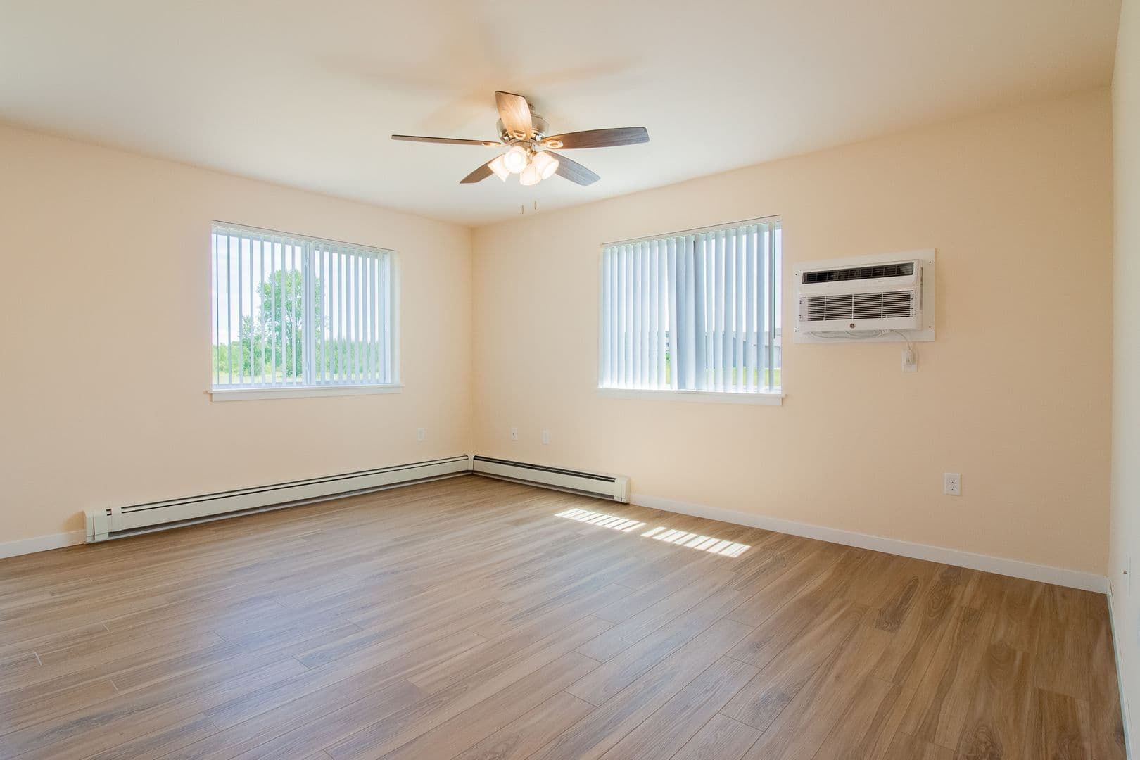 Eau Claire Apartment: 4395 Christopher Drive