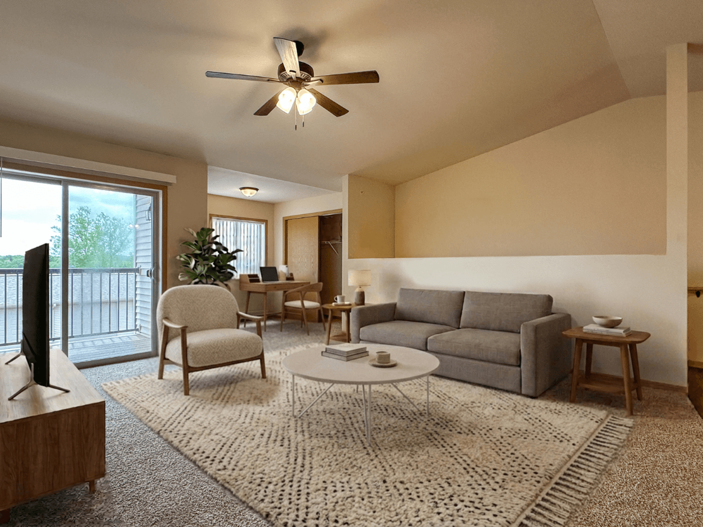 Rice Lake Apartment: 515 Moon Lake Dr