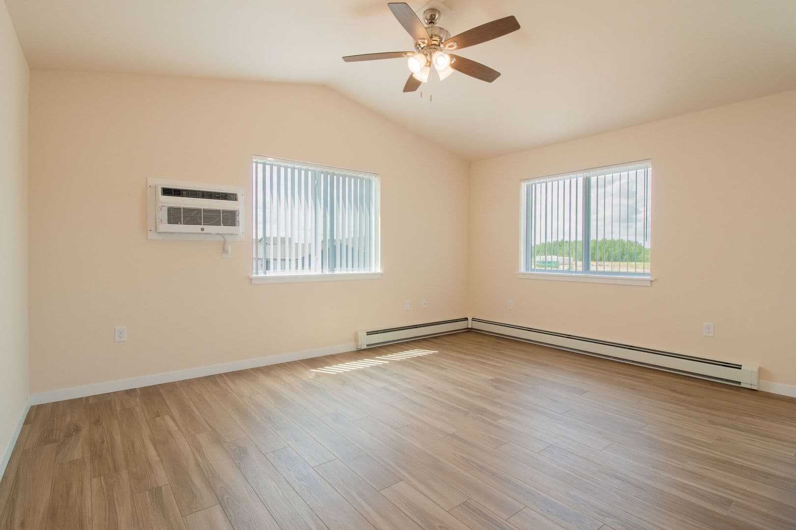 Eau Claire Apartment: 4395 Christopher Drive