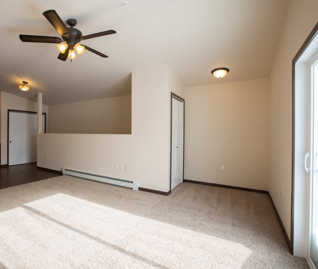 Sturgeon Bay Apartment: 415 S. Grant Ave