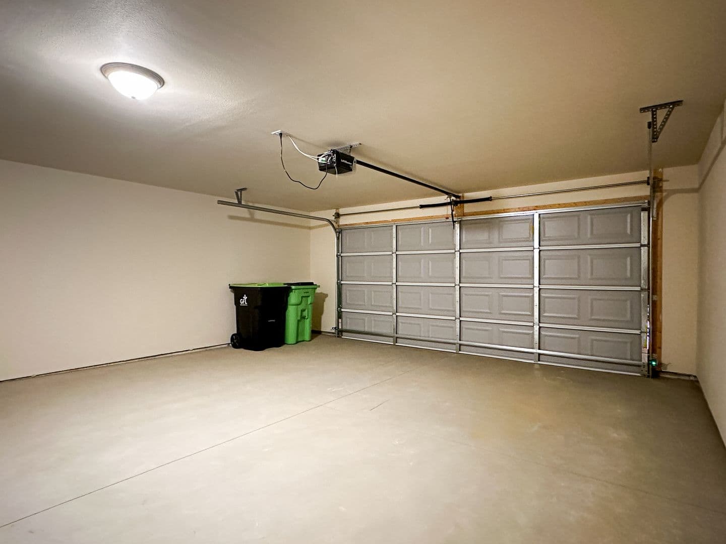 Eau Claire Apartment: 4395 Christopher Drive