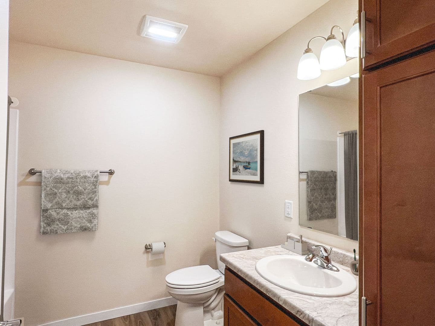 Athens Apartment: 713 Caroline Street
