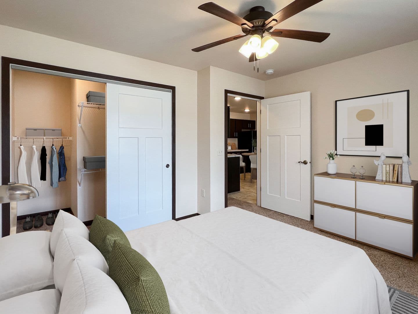 Sturgeon Bay Apartment: 415 S. Grant Ave