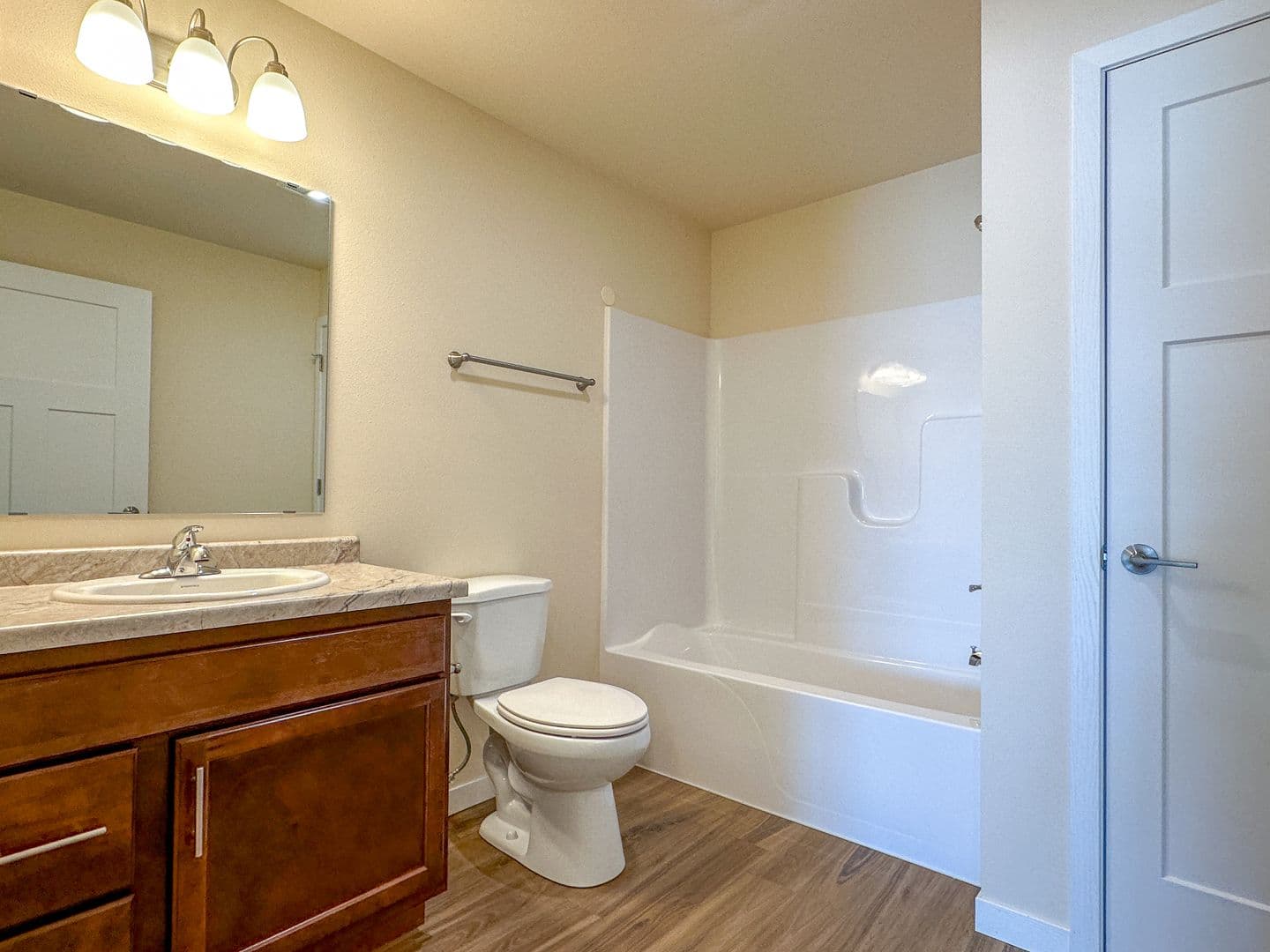 Athens Apartment: 713 Caroline Street