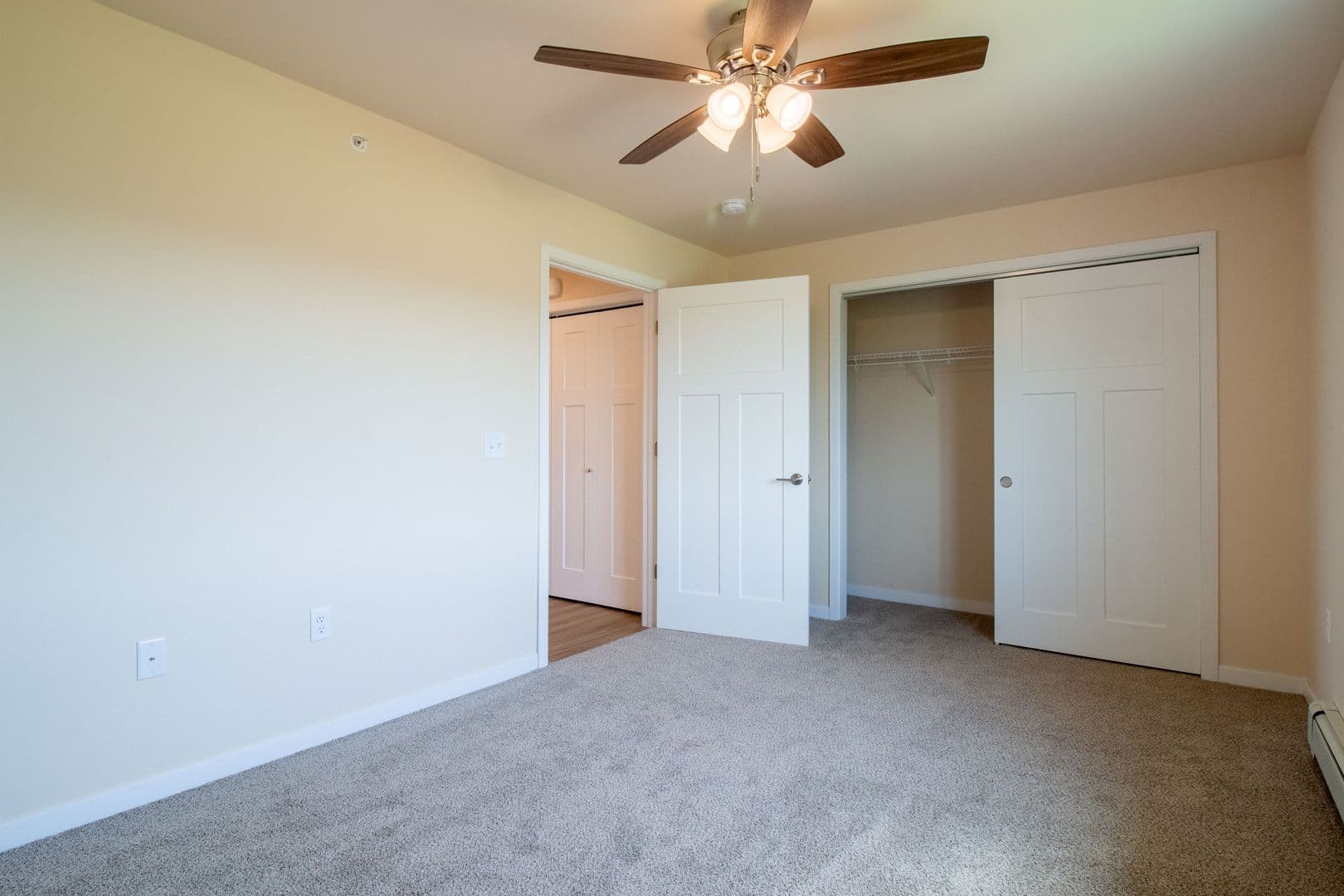 Eau Claire Apartment: 4395 Christopher Drive