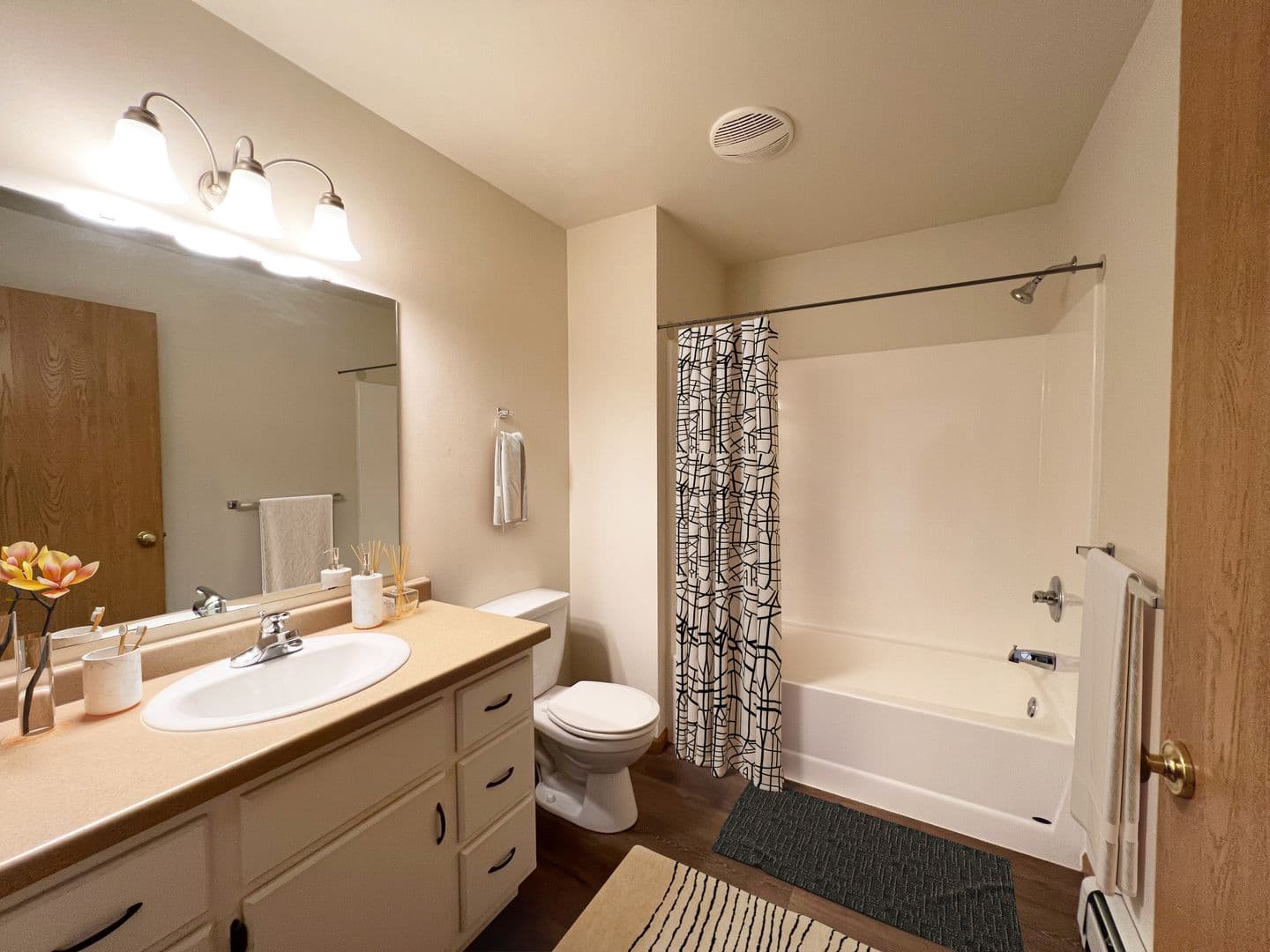 Medford Apartment: 765-767 S Gibson St