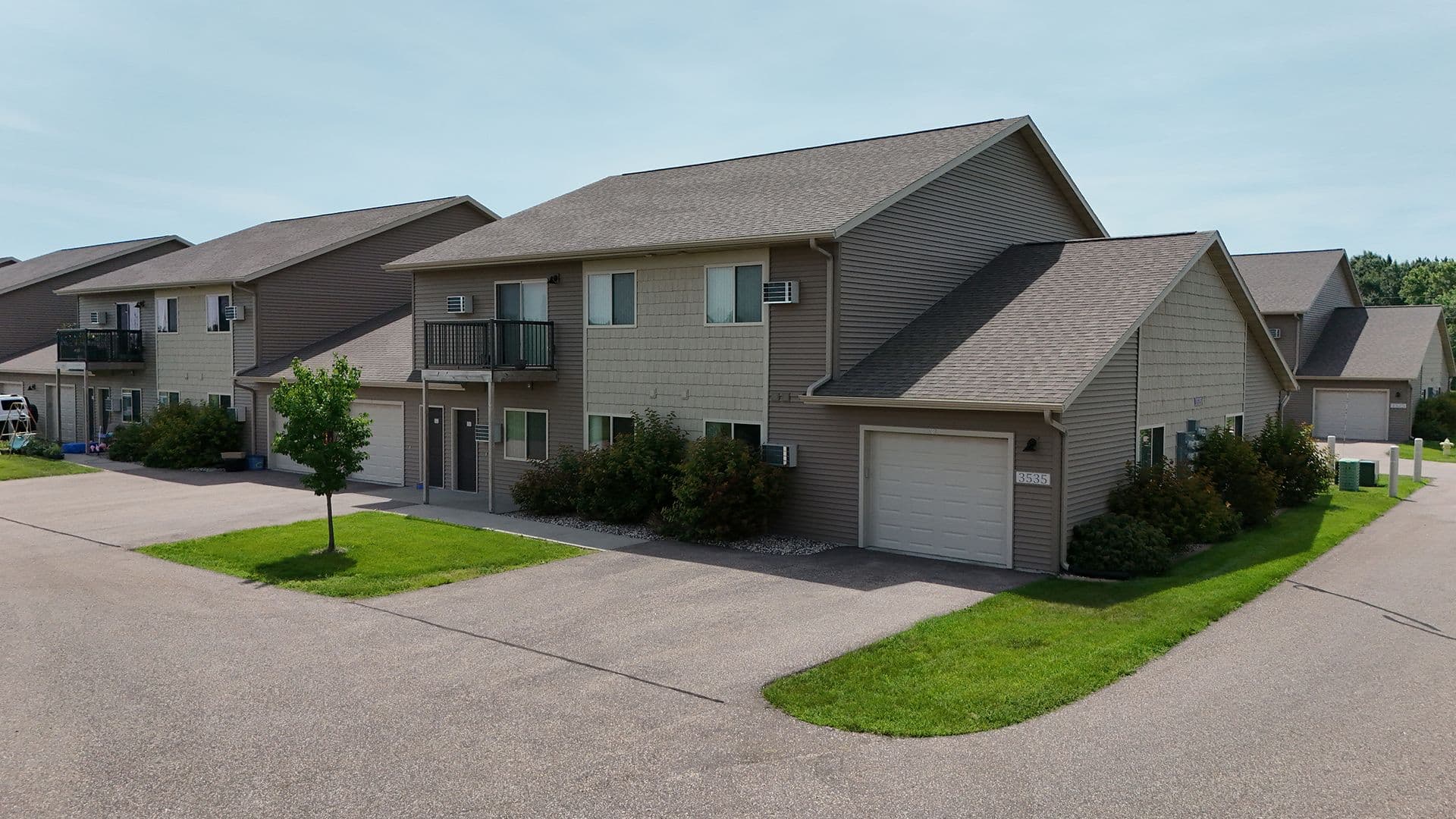 Plover Apartment: 3500 Willow Dr