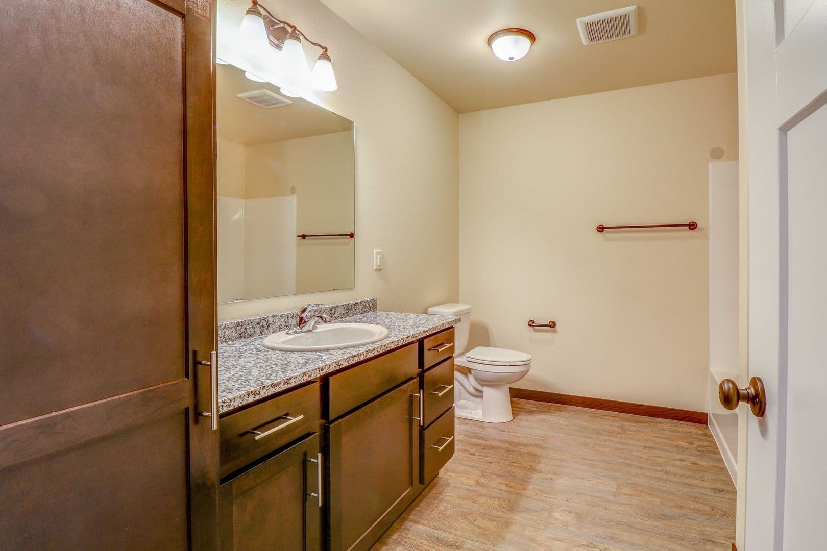 Kronenwetter Apartment: 1190 Kronenwetter Dr
