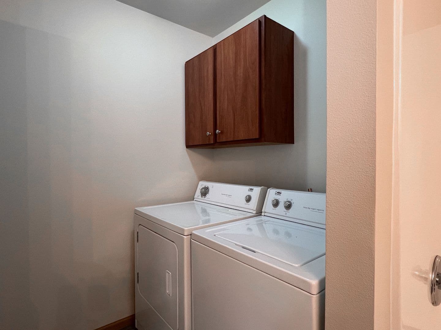 Merrill Apartment: 2301 W. Jackson St.