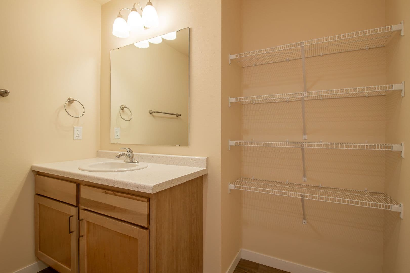 Eau Claire Apartment: 4395 Christopher Drive