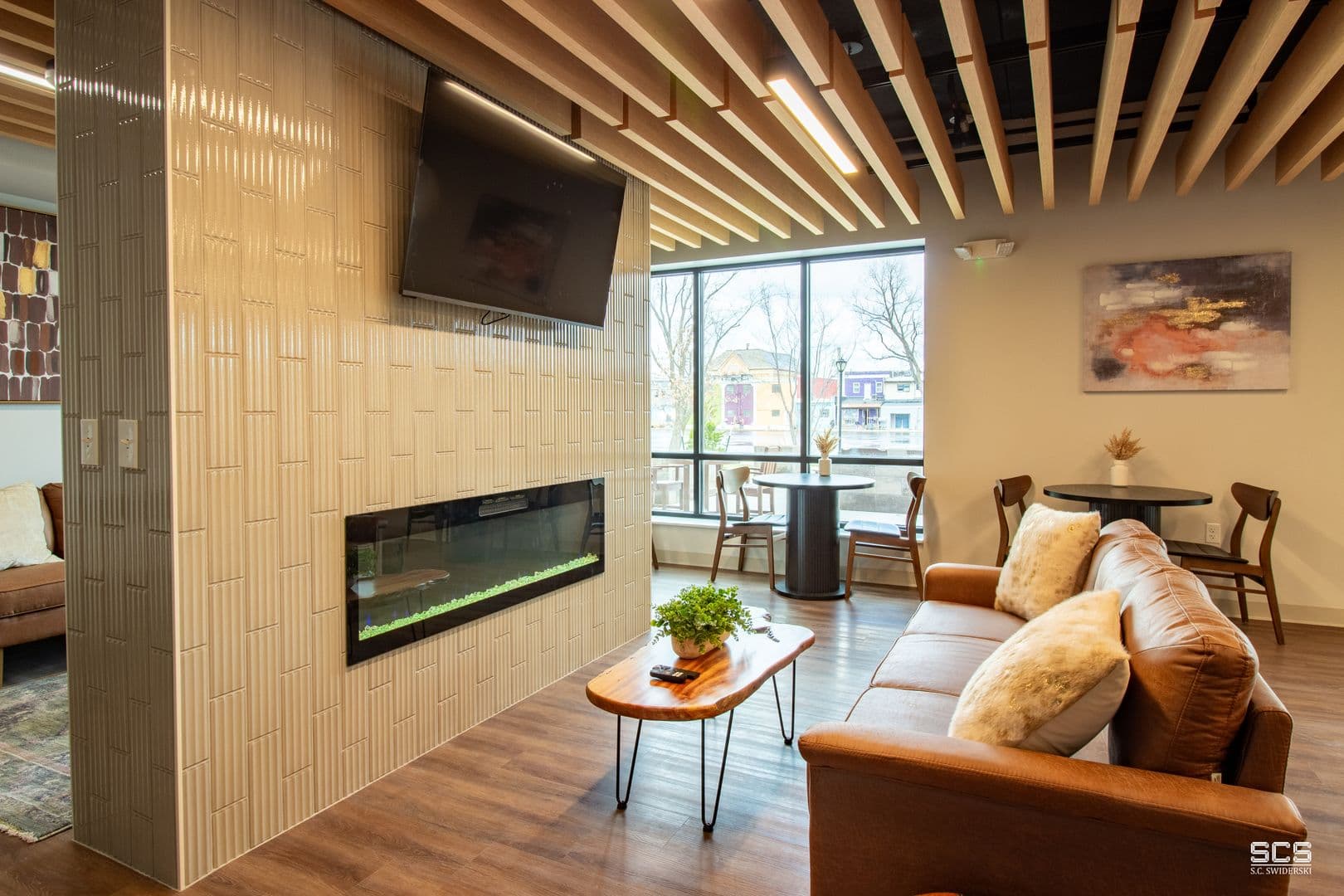 New London Apartment: 305 West Wolf River Avenue
