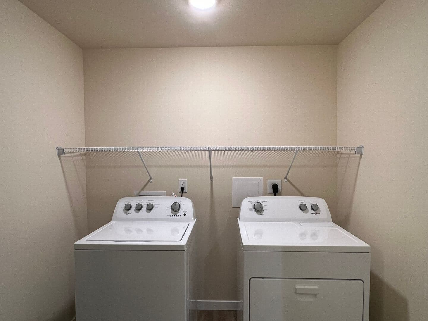 Athens Apartment: 713 Caroline Street