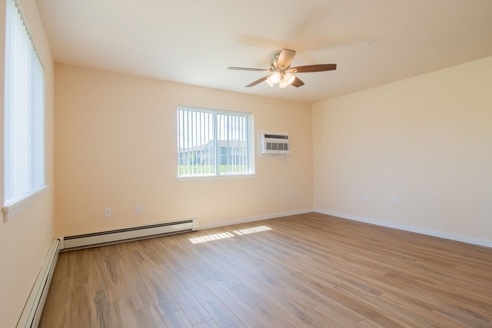 Eau Claire Apartment: 4395 Christopher Drive