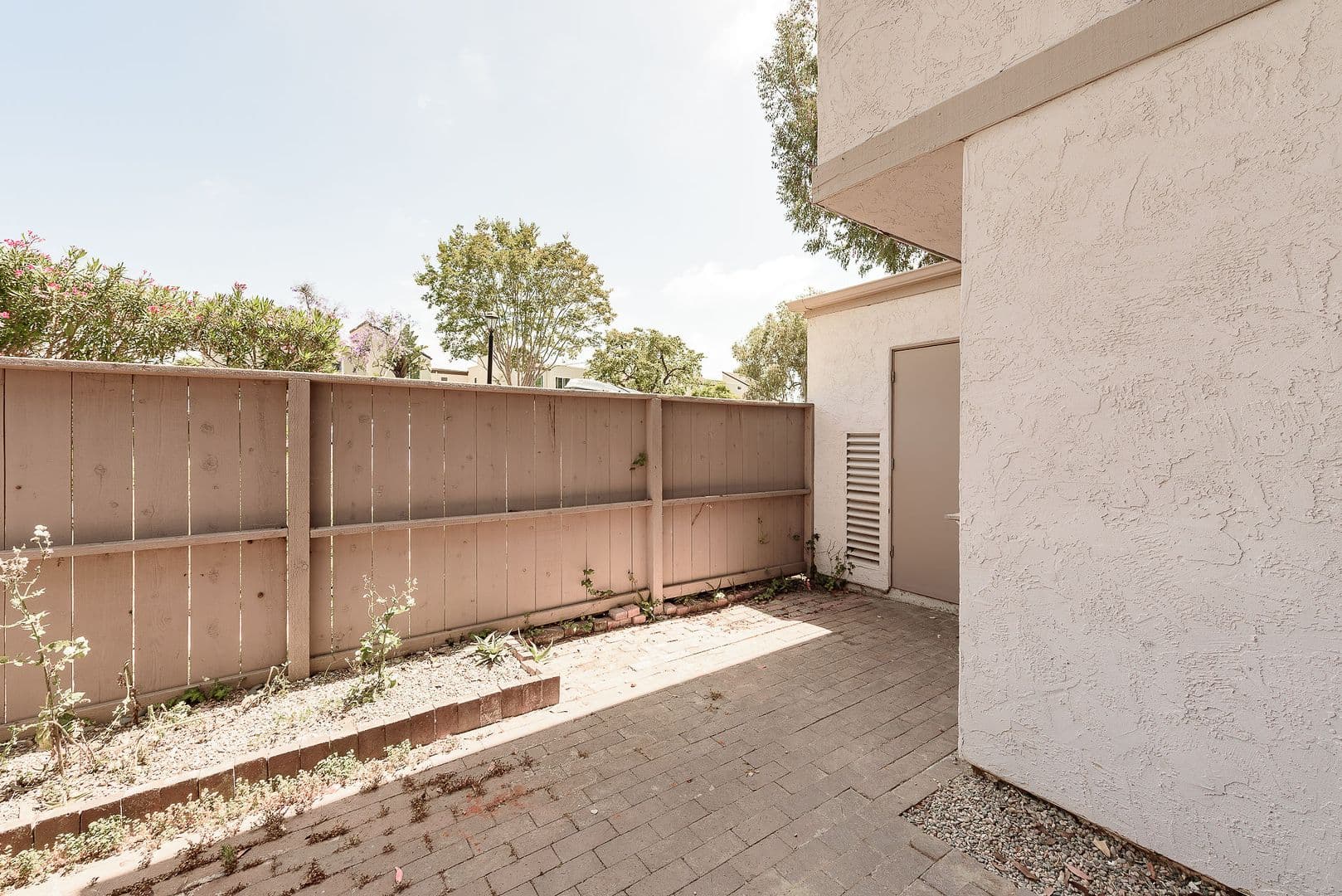 San Diego Condo: 9653 Easter Way