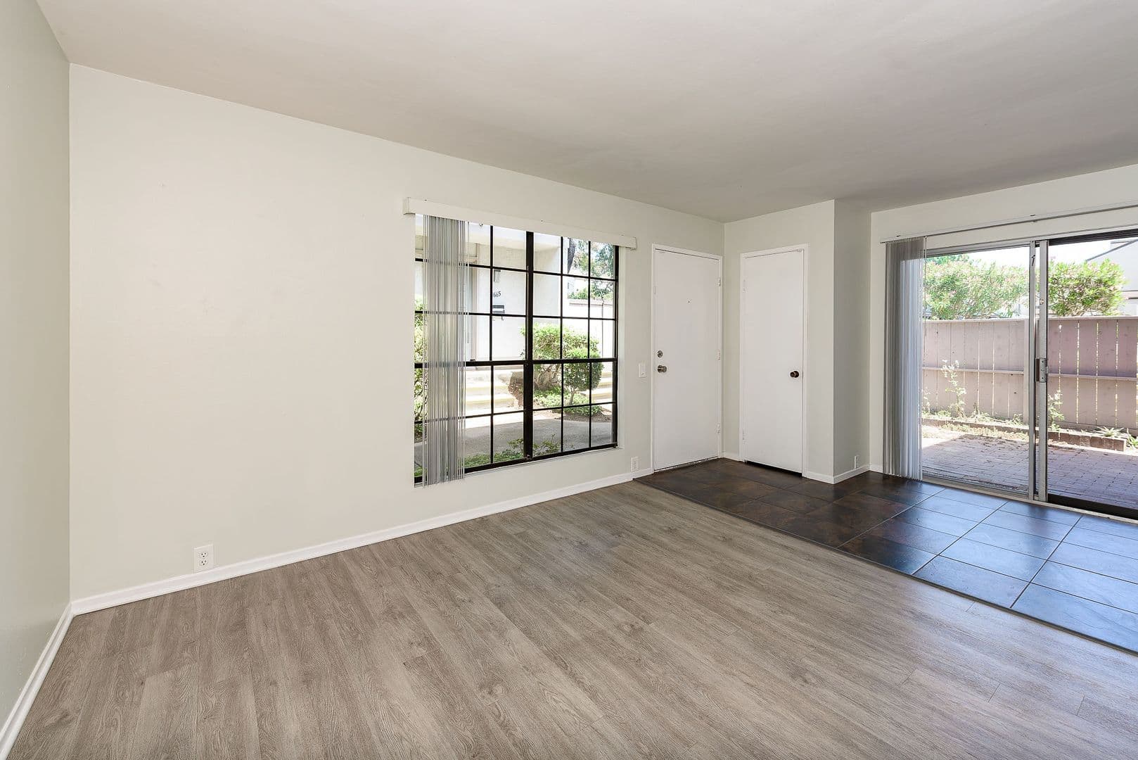San Diego Condo: 9653 Easter Way
