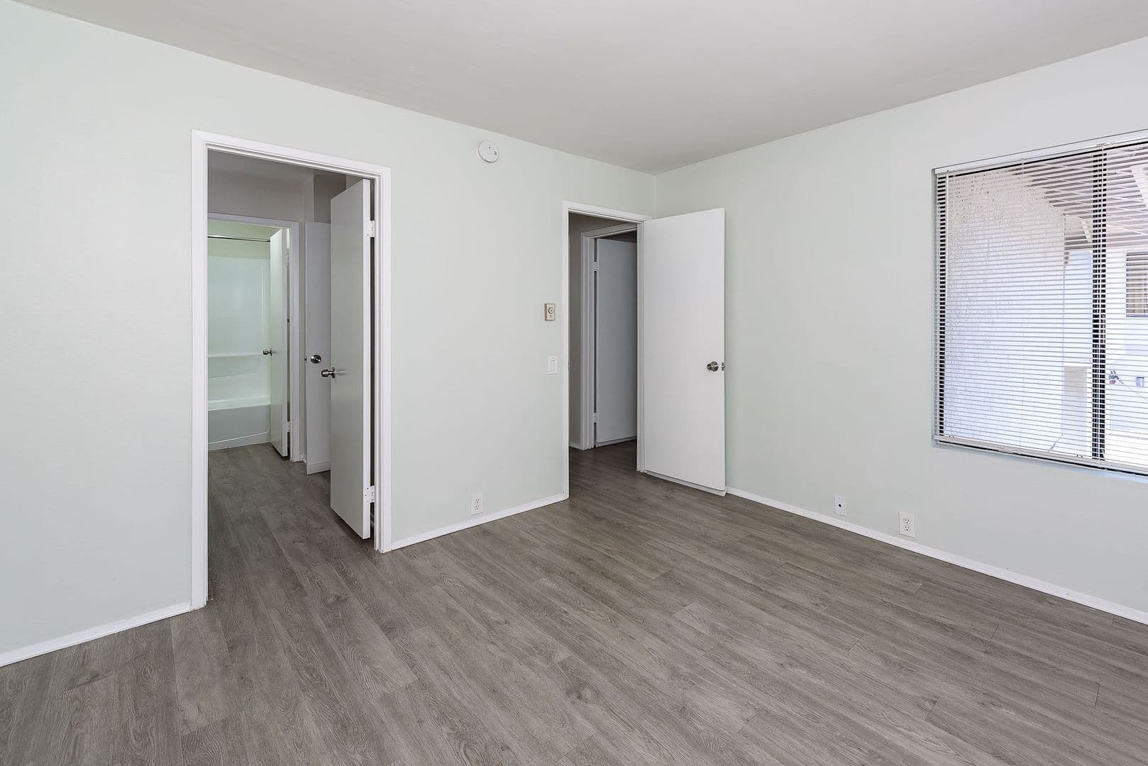 San Diego Condo: 9653 Easter Way