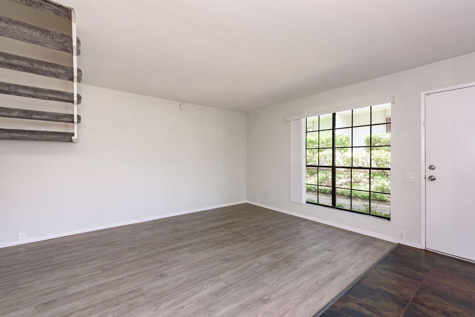 San Diego Condo: 9653 Easter Way