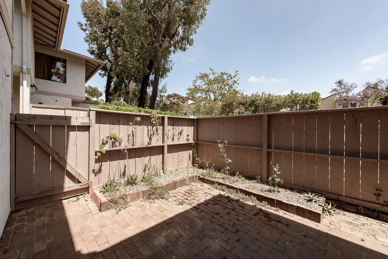 San Diego Condo: 9653 Easter Way
