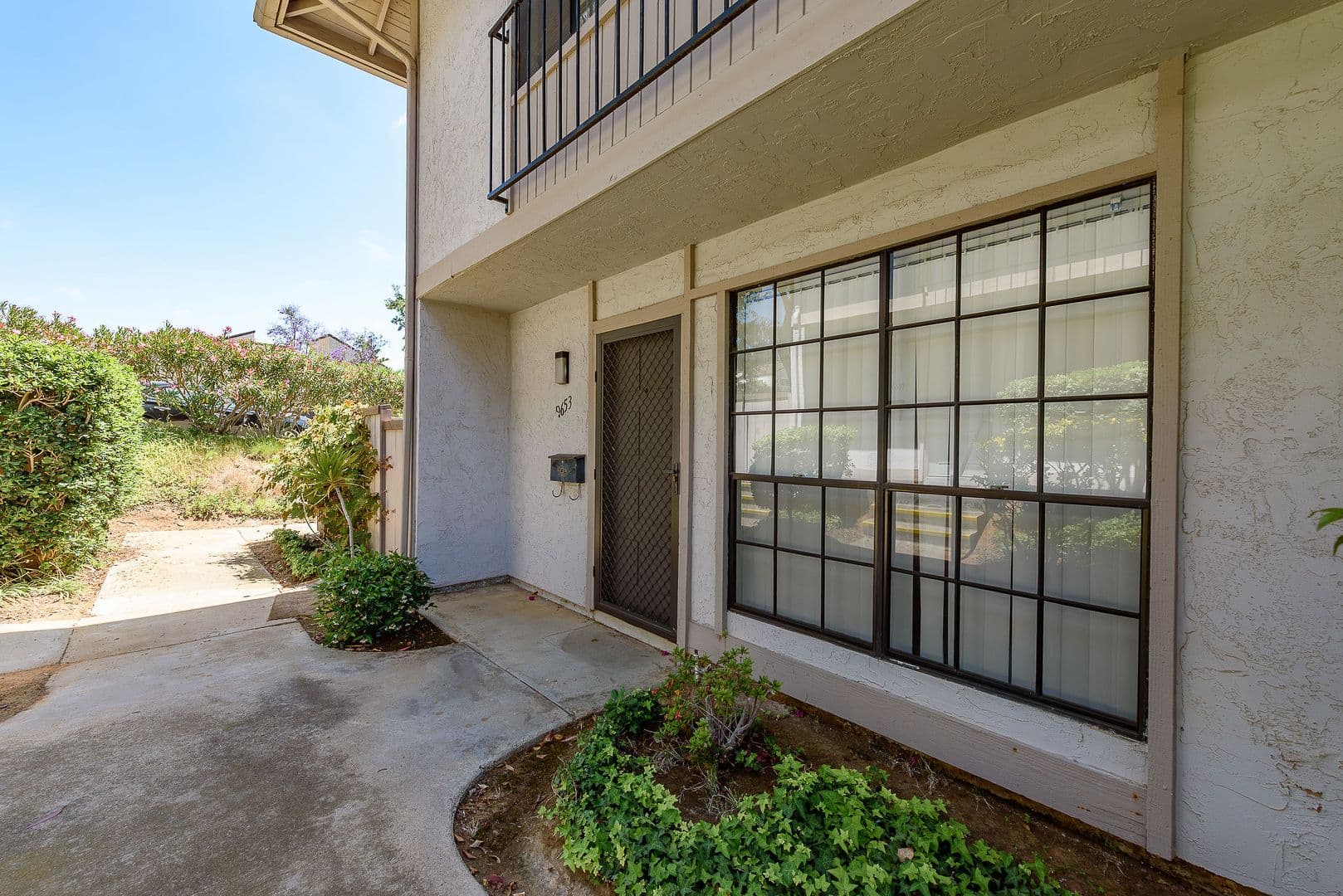 San Diego Condo: 9653 Easter Way