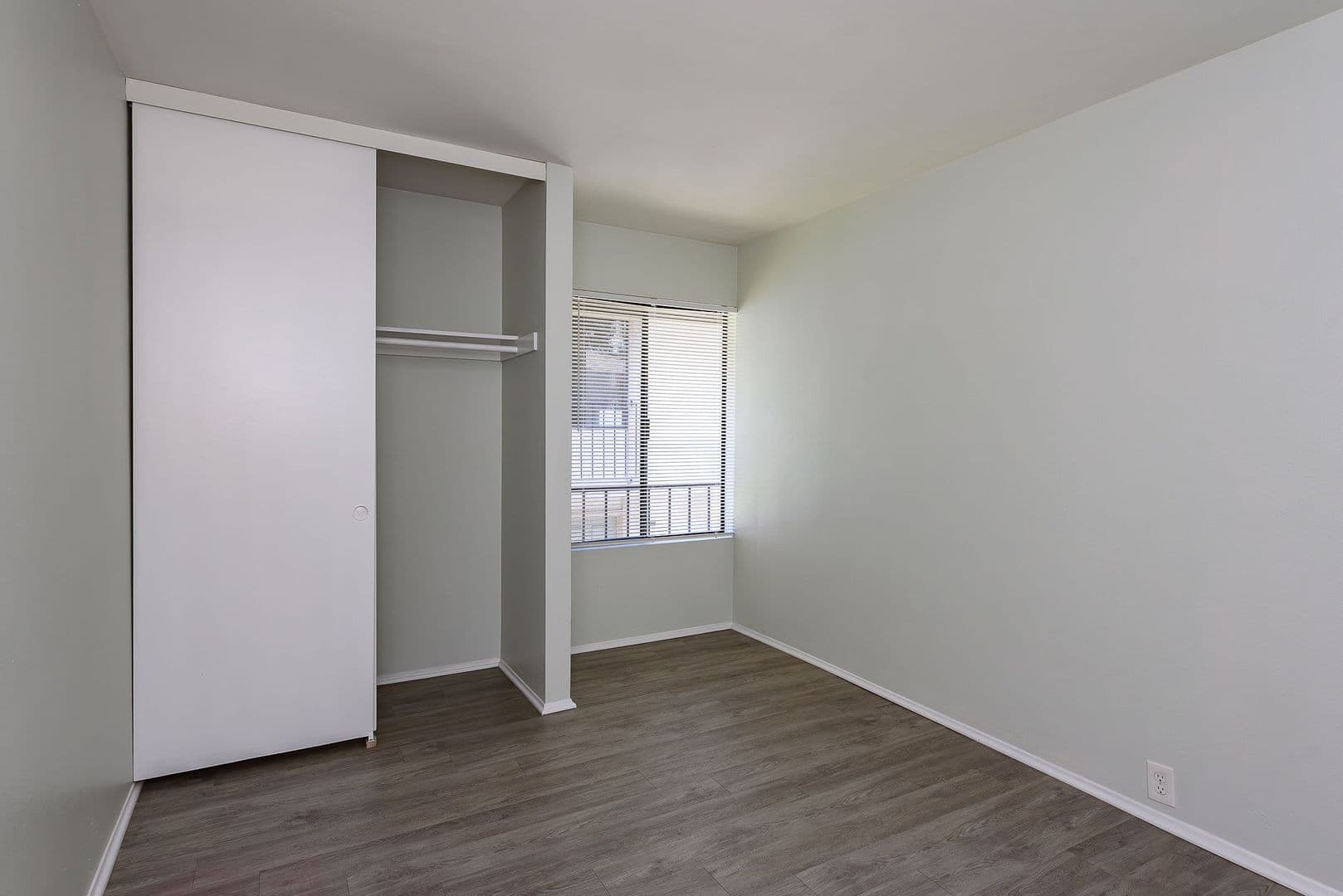 San Diego Condo: 9653 Easter Way