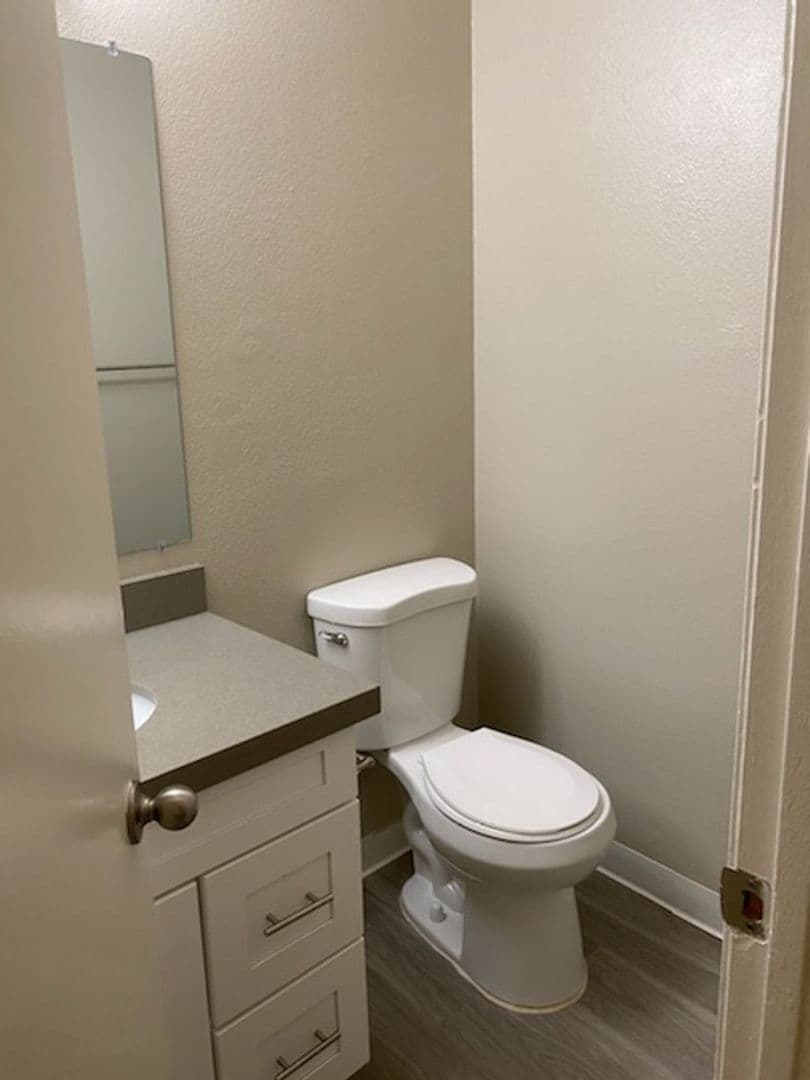El Cajon Apartment: 1322 N First Street