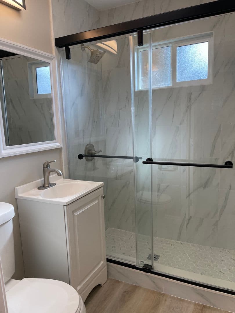 San Diego Apartment: 4982-86 1/2 Saratoga Avenue