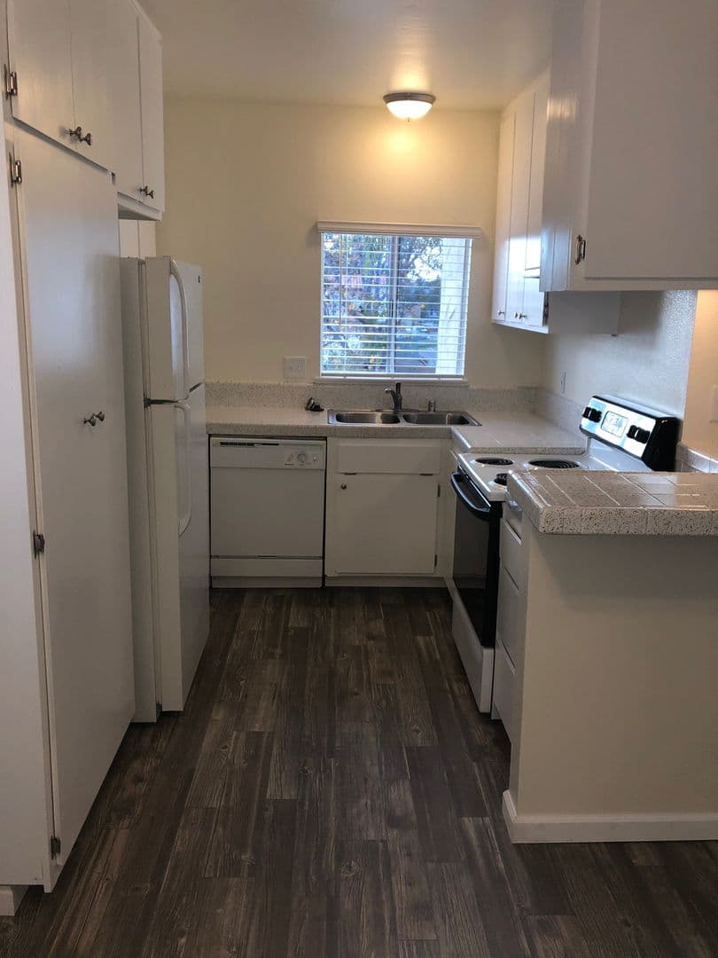 El Cajon Apartment: 390 S.Mollison Ave