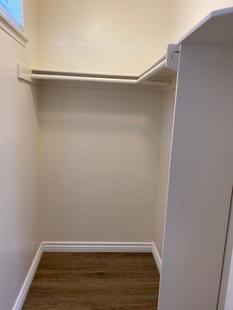 El Cajon Apartment: 390 S.Mollison Ave
