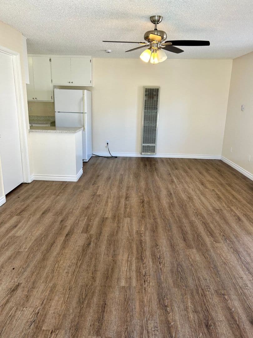 El Cajon Apartment: 390 S.Mollison Ave