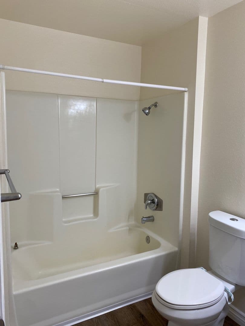 El Cajon Apartment: 390 S.Mollison Ave