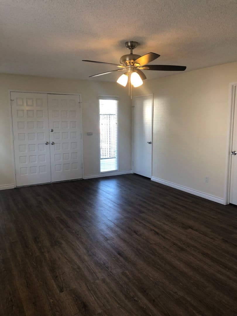 El Cajon Apartment: 390 S.Mollison Ave