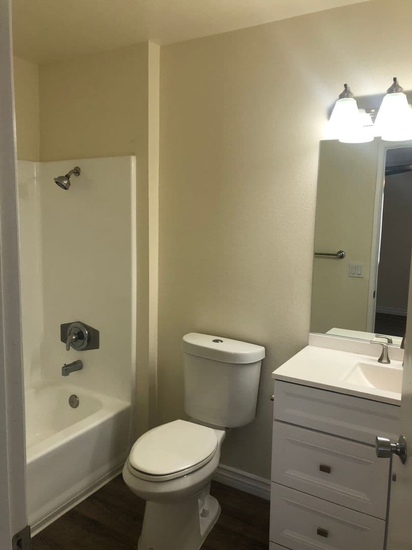 El Cajon Apartment: 390 S.Mollison Ave