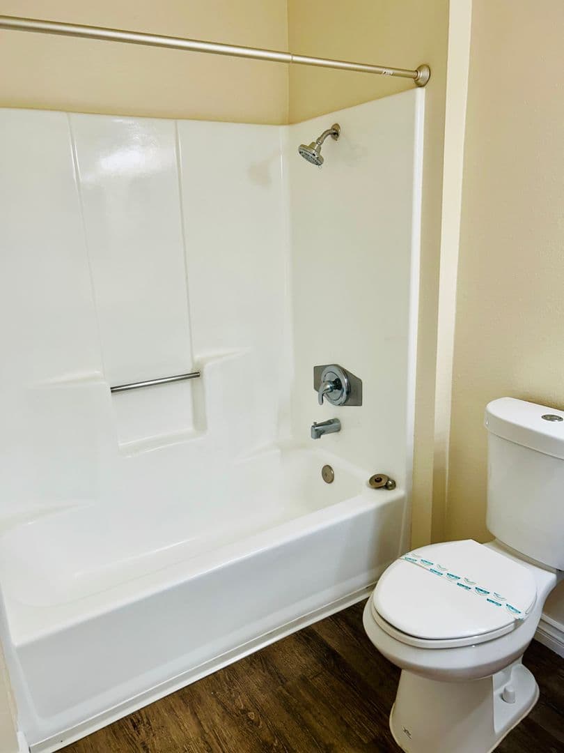 El Cajon Apartment: 390 S.Mollison Ave