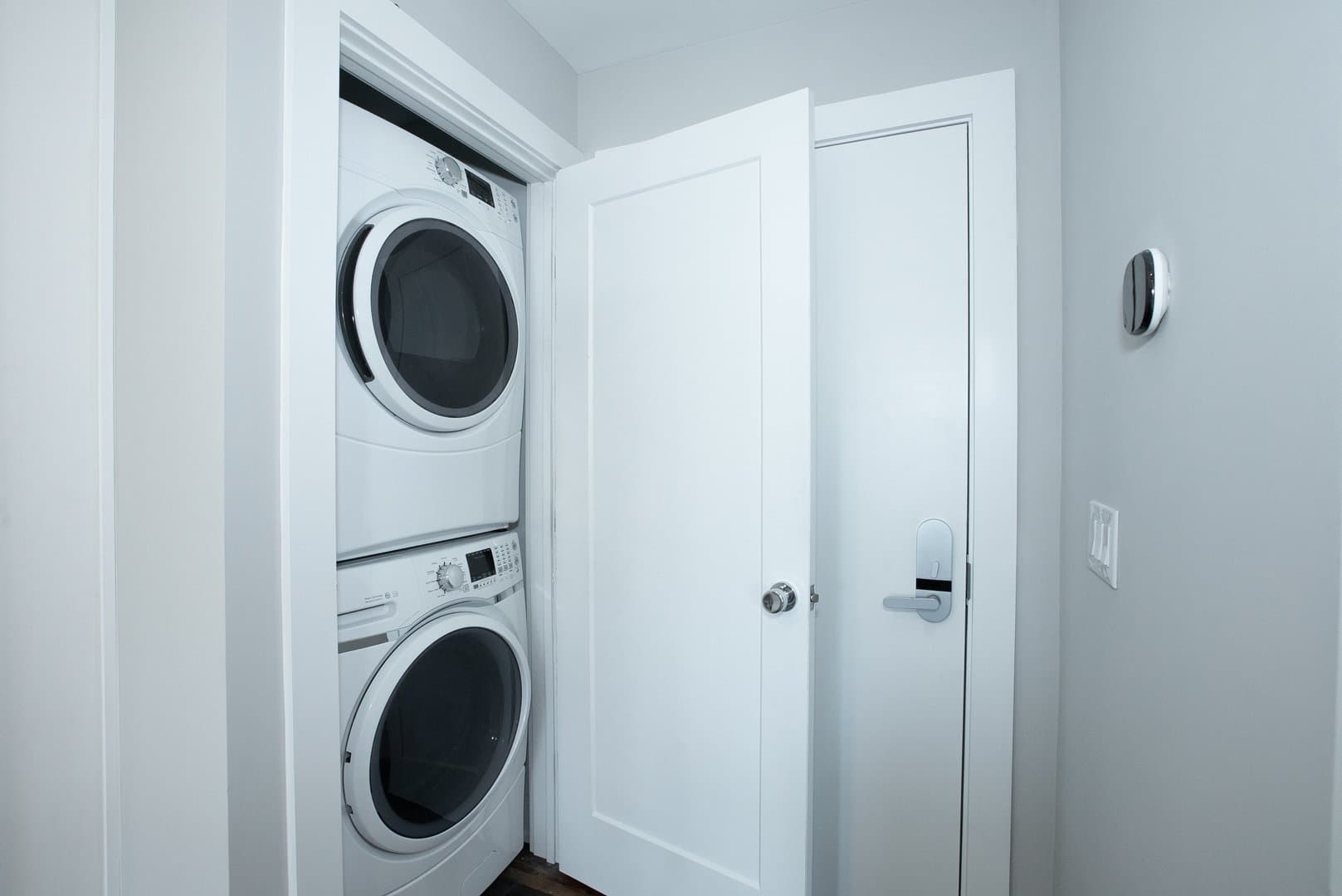 Philadelphia Apartment: Germantown Square: 45 W Haines St