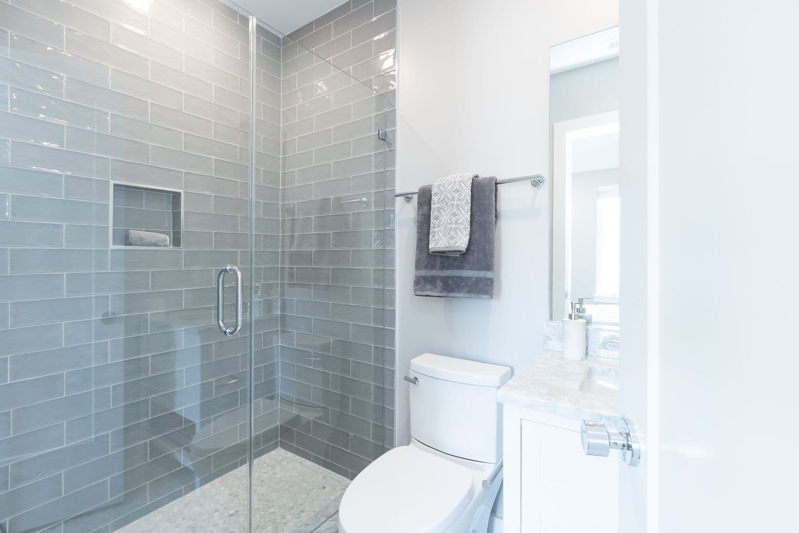 Philadelphia Apartment: Germantown Square: 45 W Haines St
