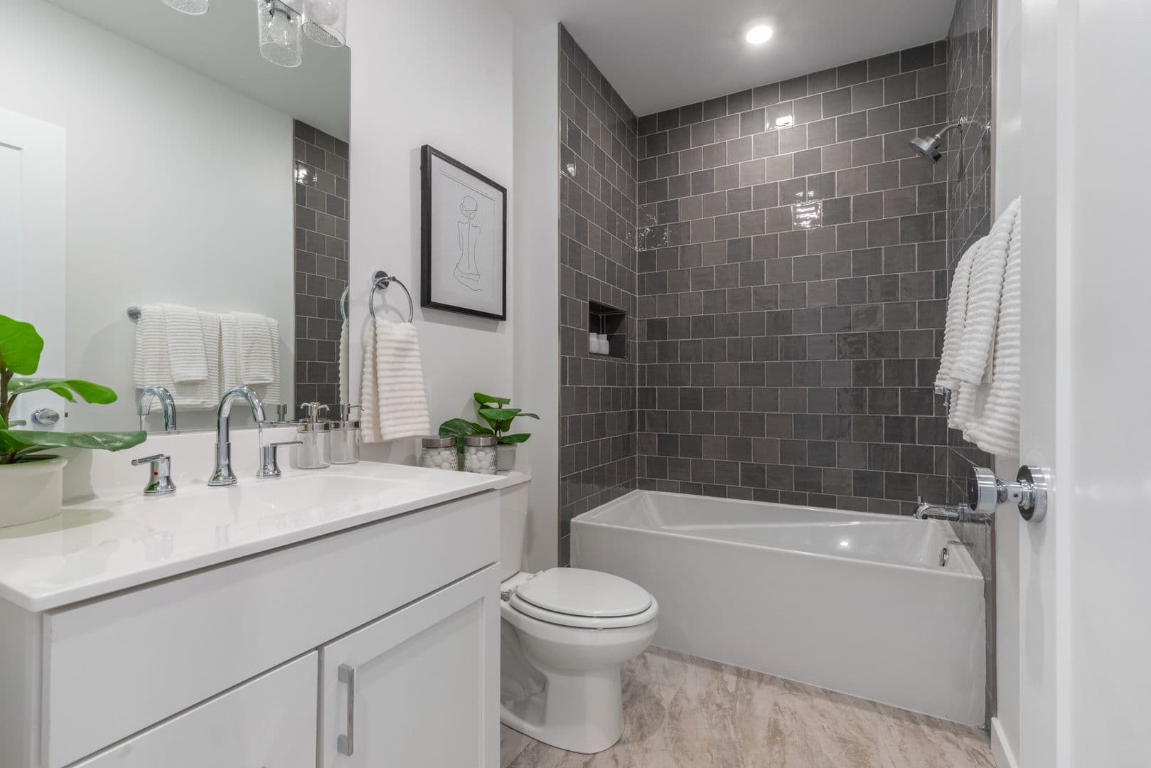 Philadelphia Apartment: 710 N 16th Street