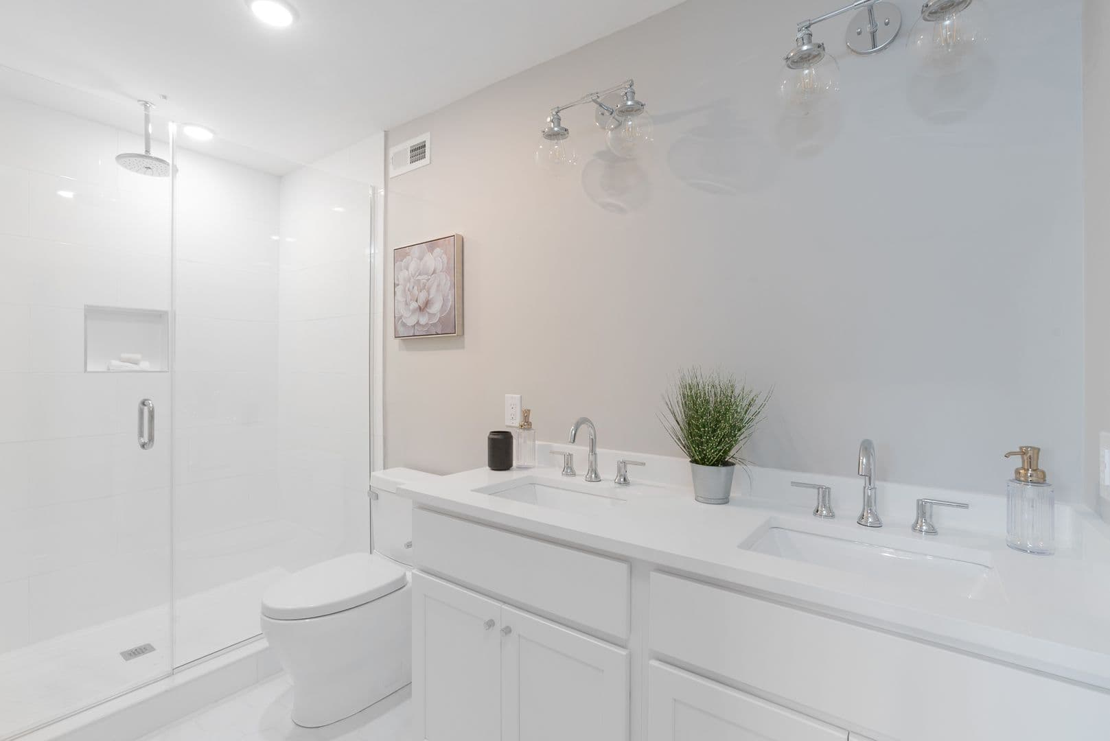 Philadelphia Apartment: 1513-1517 Ridge Avenue