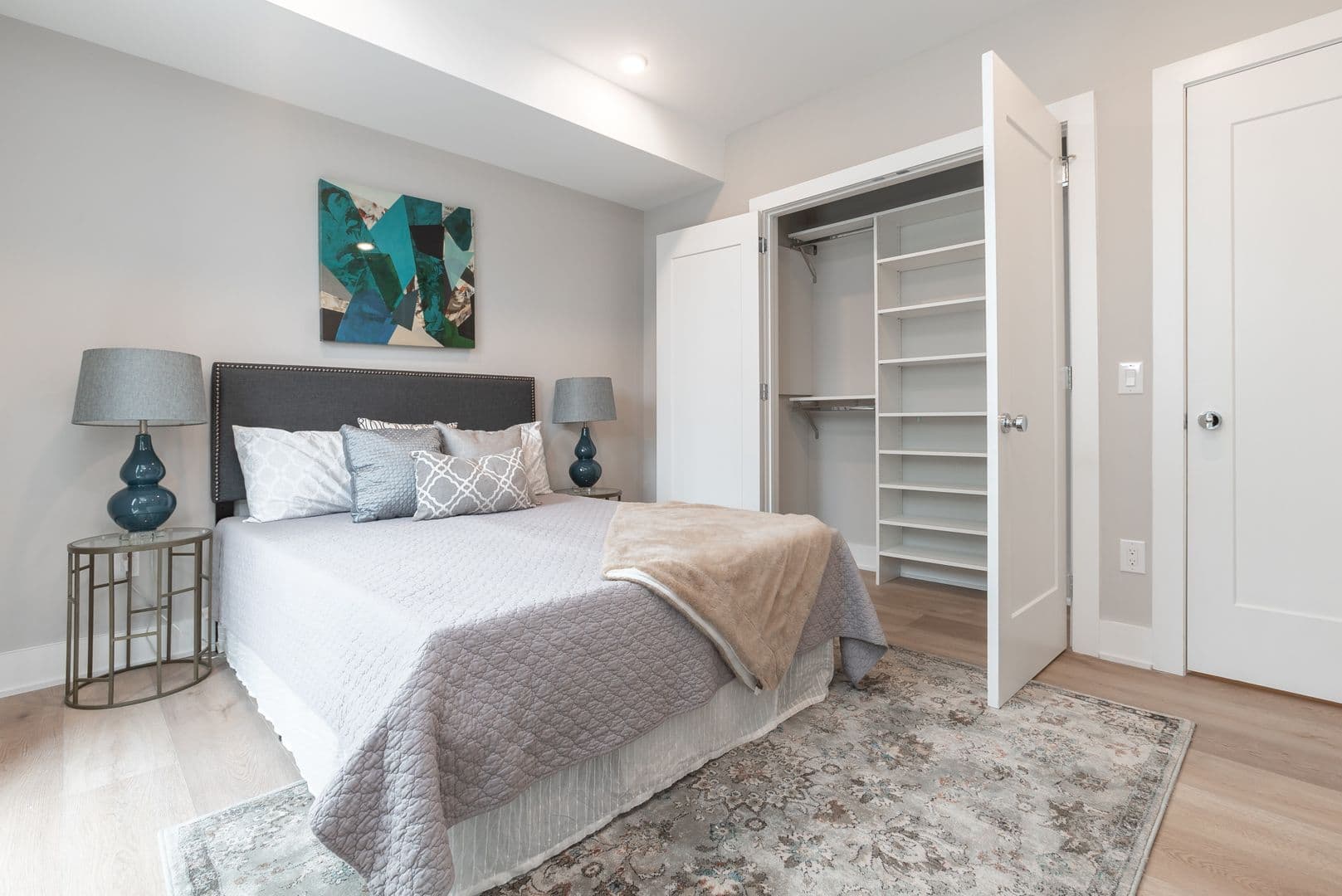 Philadelphia Apartment: 1513-1517 Ridge Avenue
