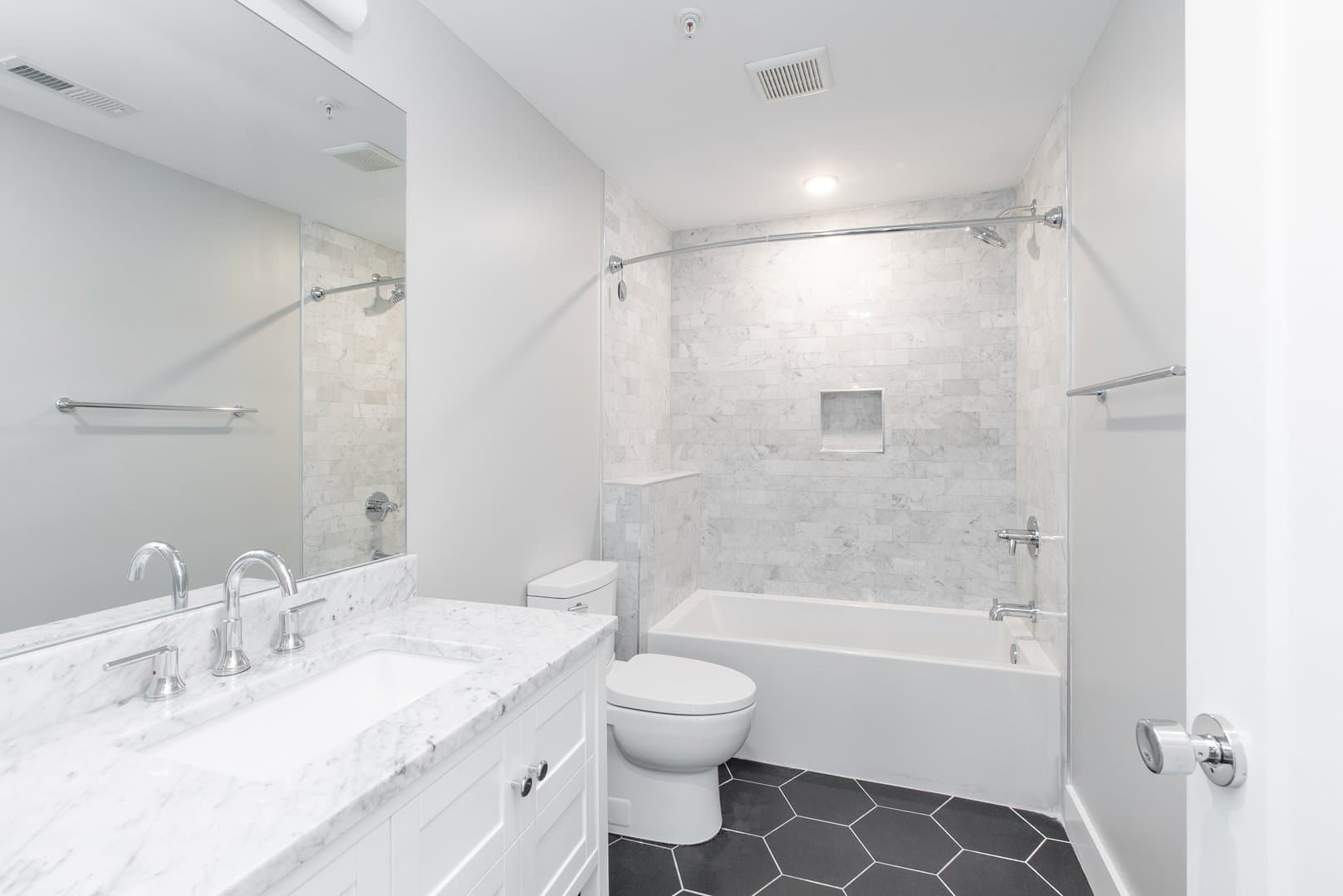 Philadelphia Apartment: Germantown Square: 45 W Haines St