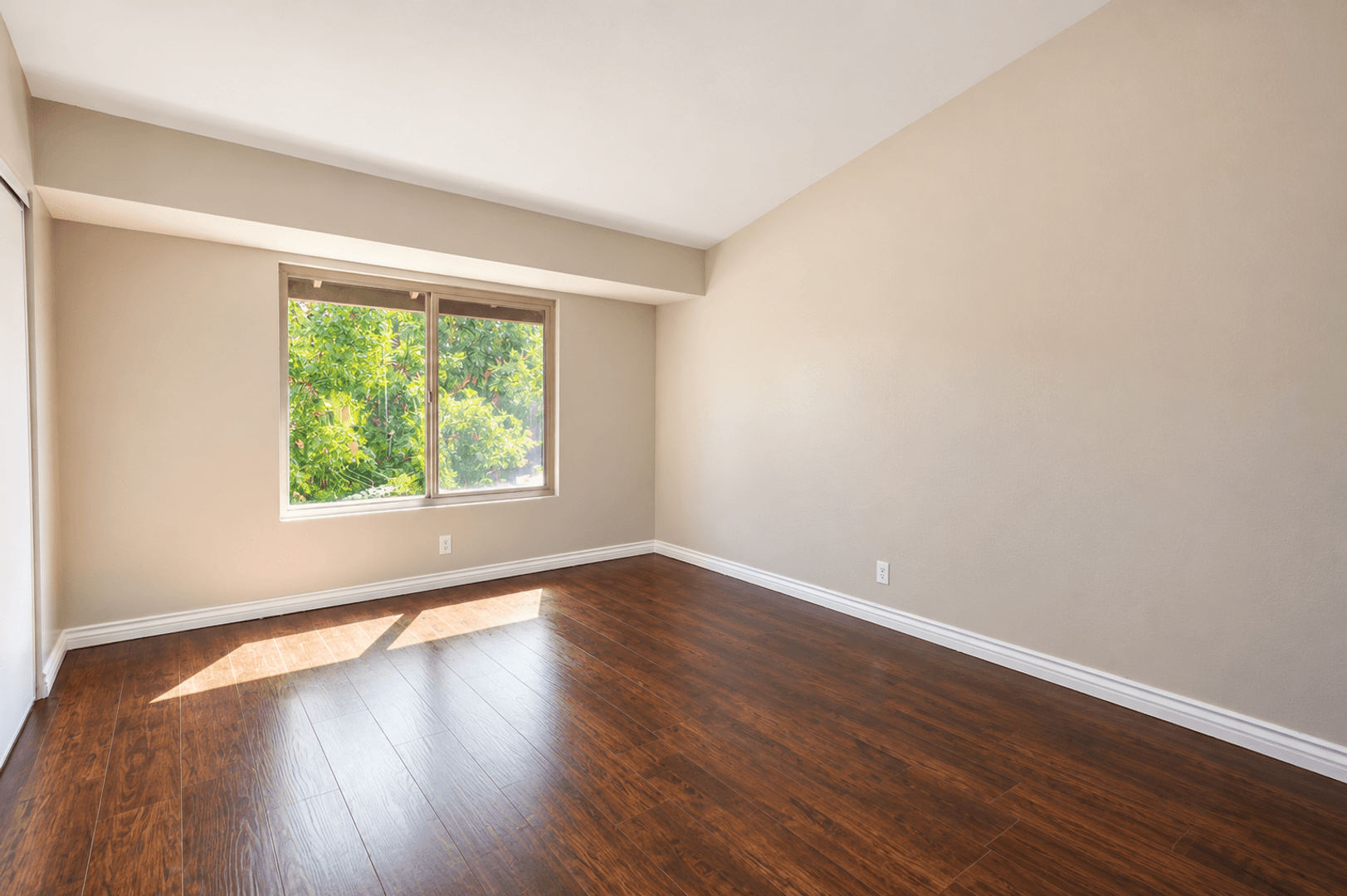 Ontario Apartment: 1112 S. Cypress Ave.